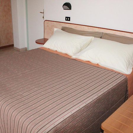 Hotel Verdemare リミニ 部屋 写真