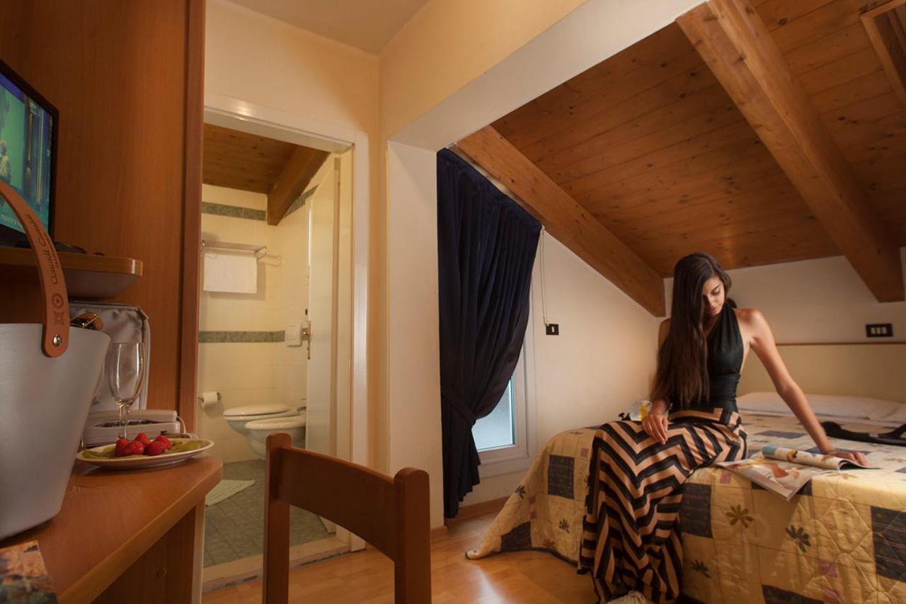 Hotel Verdemare リミニ エクステリア 写真