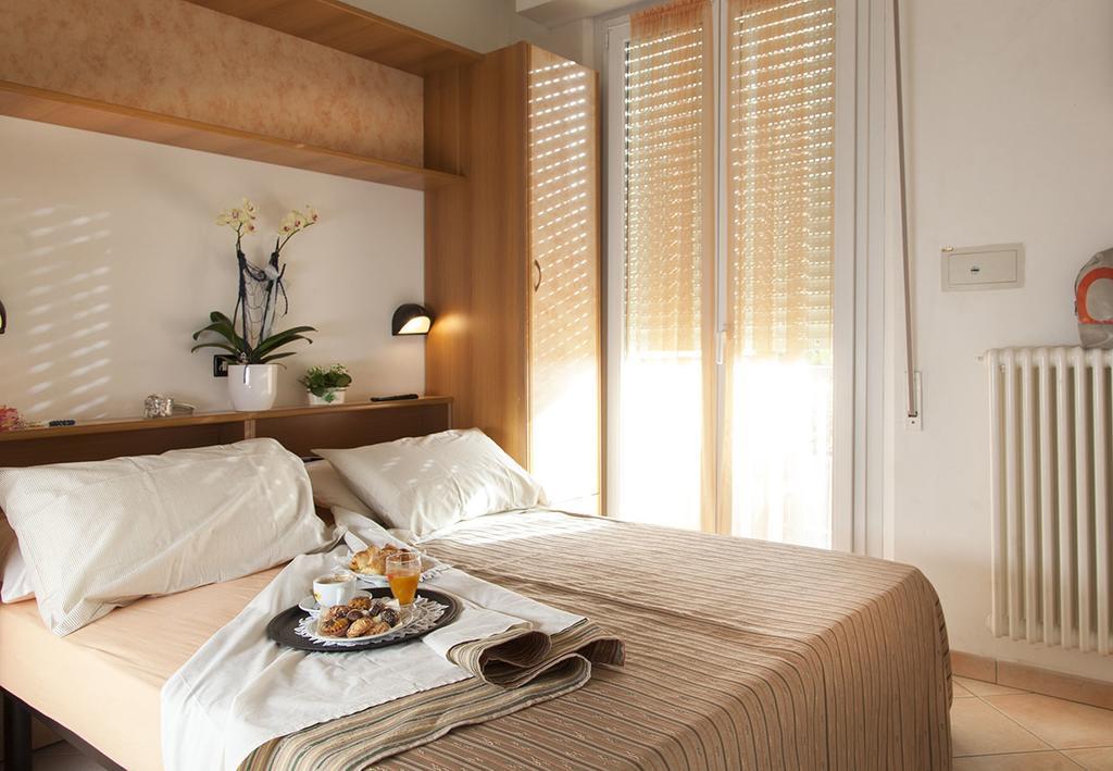 Hotel Verdemare リミニ エクステリア 写真