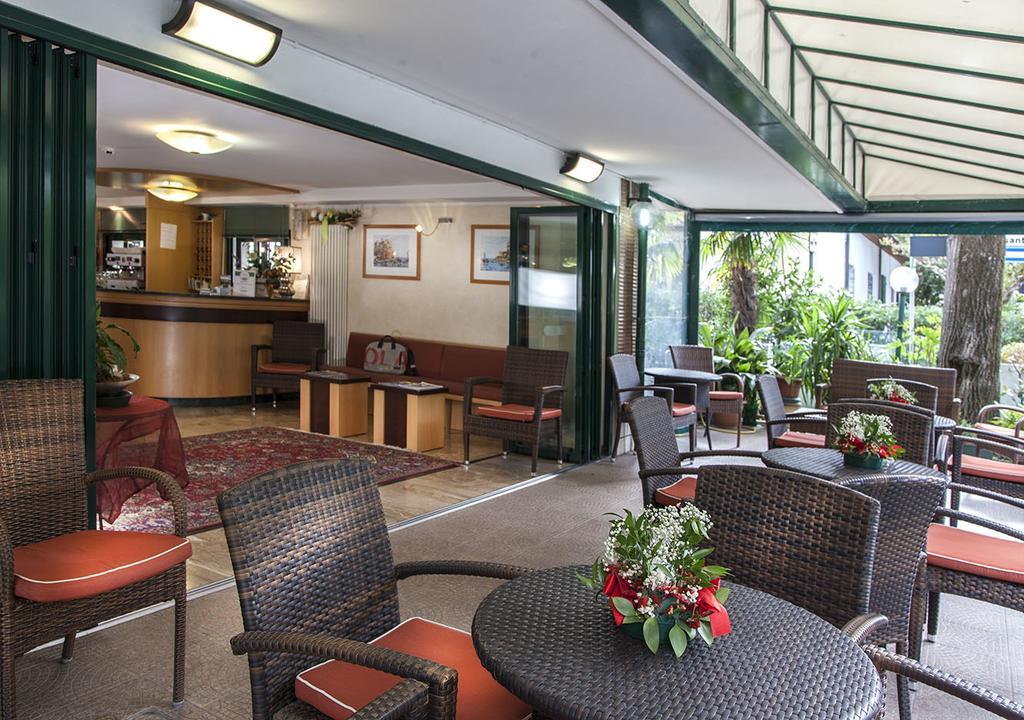 Hotel Verdemare リミニ エクステリア 写真