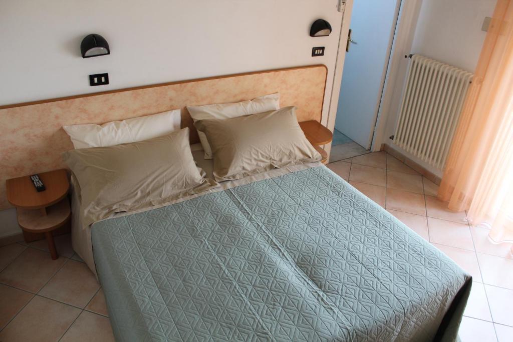 Hotel Verdemare リミニ 部屋 写真